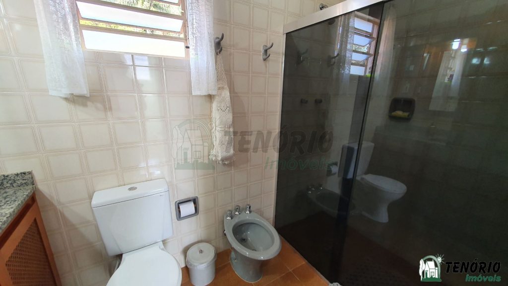 Sítio 48.000m² – sobrado c/ piscina Sítio 48.000m² – sobrado c/ piscina