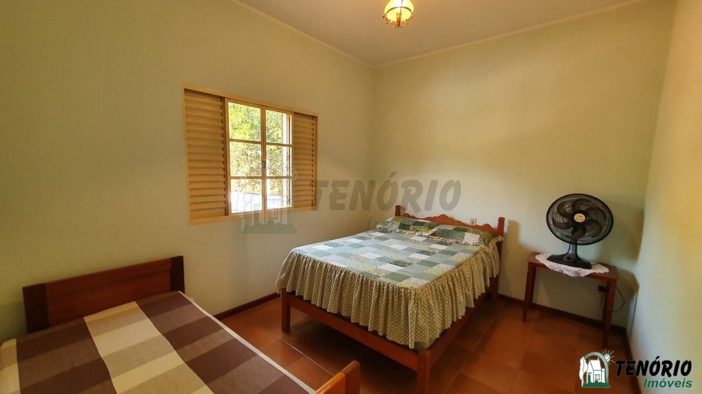 Sítio 48.000m² – sobrado c/ piscina Sítio 48.000m² – sobrado c/ piscina