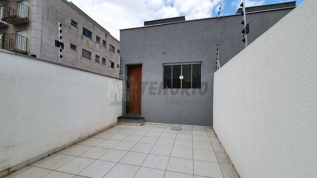 Casa com 02 pavimentos- 71,00m² – Aparecidinha