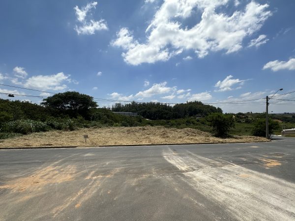 Terreno de esquina 364,69 m²,  Jardim San Rafael – Salto de Pirapora