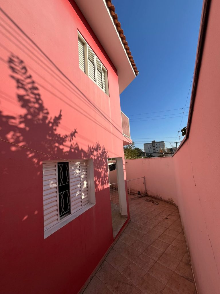 Sobrado c/ 03 dormitórios – Jardim Moncayo, cidade de Sorocaba.