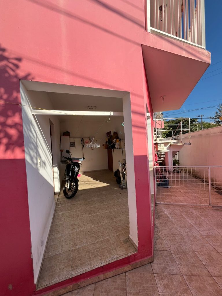 Sobrado c/ 03 dormitórios – Jardim Moncayo, cidade de Sorocaba.