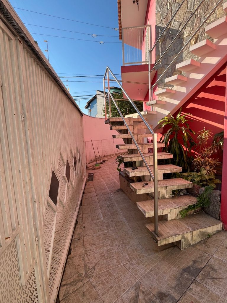 Sobrado c/ 03 dormitórios – Jardim Moncayo, cidade de Sorocaba.