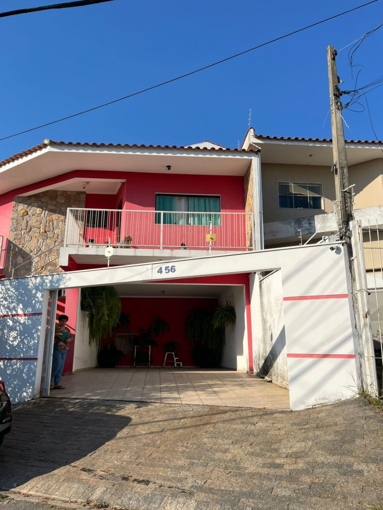 Sobrado c/ 03 dormitórios – Jardim Moncayo, cidade de Sorocaba.
