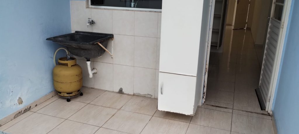 Casa com 02 dormitórios – $ 270 mil – Vila Amato, cidade de Sorocaba . Casa com 02 dormitórios – $ 270 mil – Vila Amato, cidade de Sorocaba .