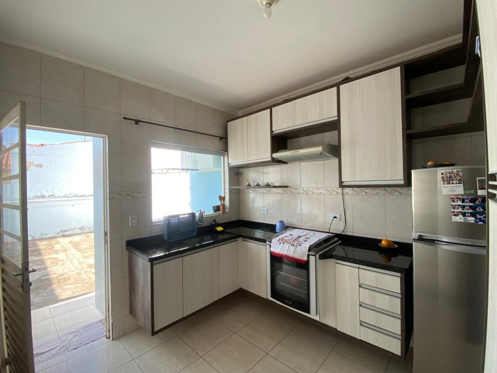 Casa com 02 dormitórios – $ 290 mil – Vila Amato, cidade de Sorocaba .