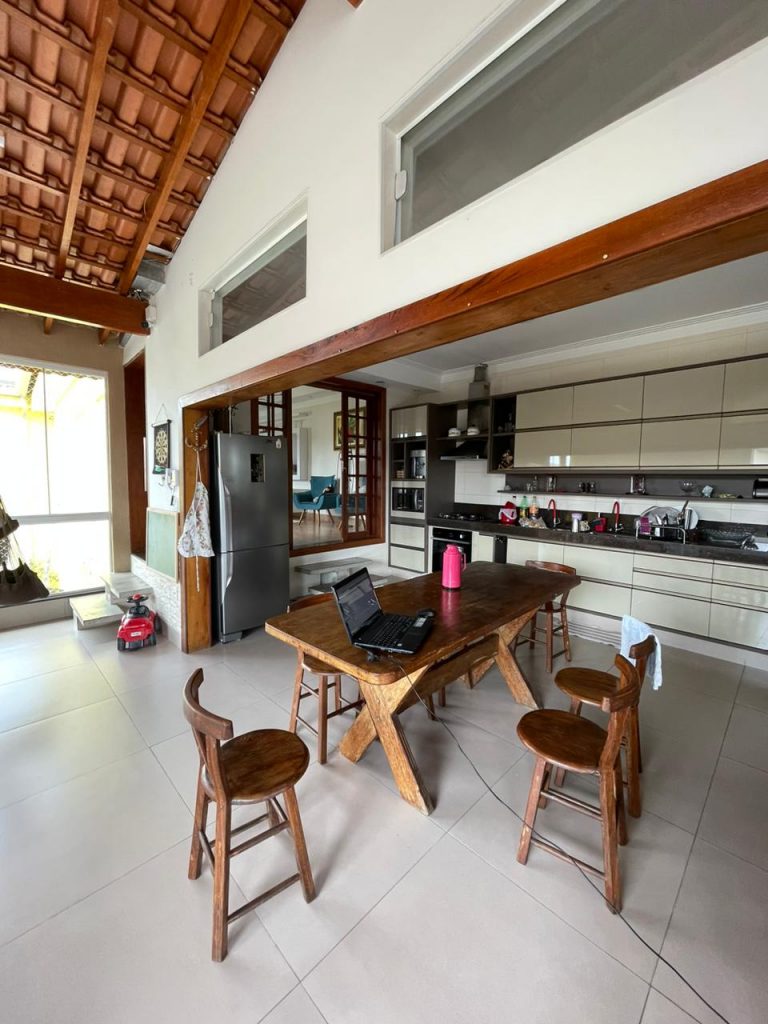 Sobrado c/ 06 dormitórios – Jardim Toledo, cidade de Votorantim Sobrado c/ 06 dormitórios – Jardim Toledo, cidade de Votorantim
