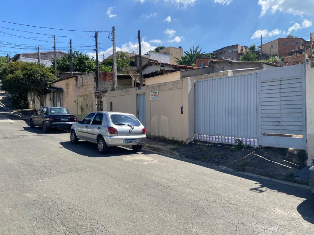 Casa 02 dormitórios – Terreno de 300,00 m² – centro / Brigadeiro Tobias, cidade de Sorocaba