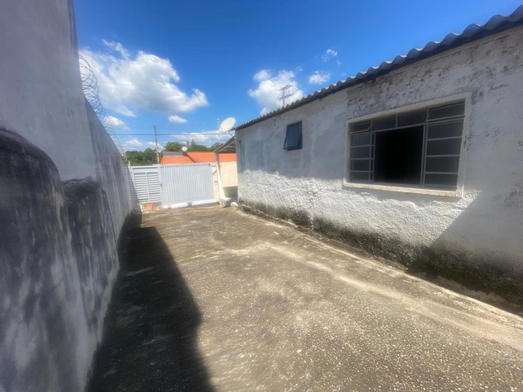 Casa 02 dormitórios – Terreno de 300,00 m² – centro / Brigadeiro Tobias, cidade de Sorocaba