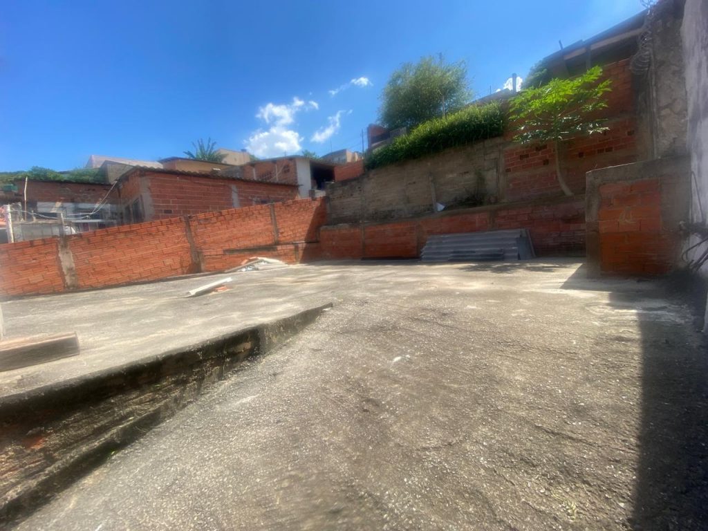 Casa 02 dormitórios – Terreno de 300,00 m² – centro / Brigadeiro Tobias, cidade de Sorocaba