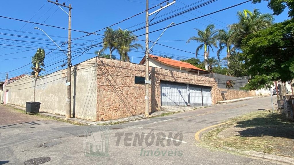 Casa c/ 1.000 m2 terreno – 04 Dormitórios, Área de lazer c/ piscina – Brigadeiro Tobias, cidade de Sorocaba /SP.