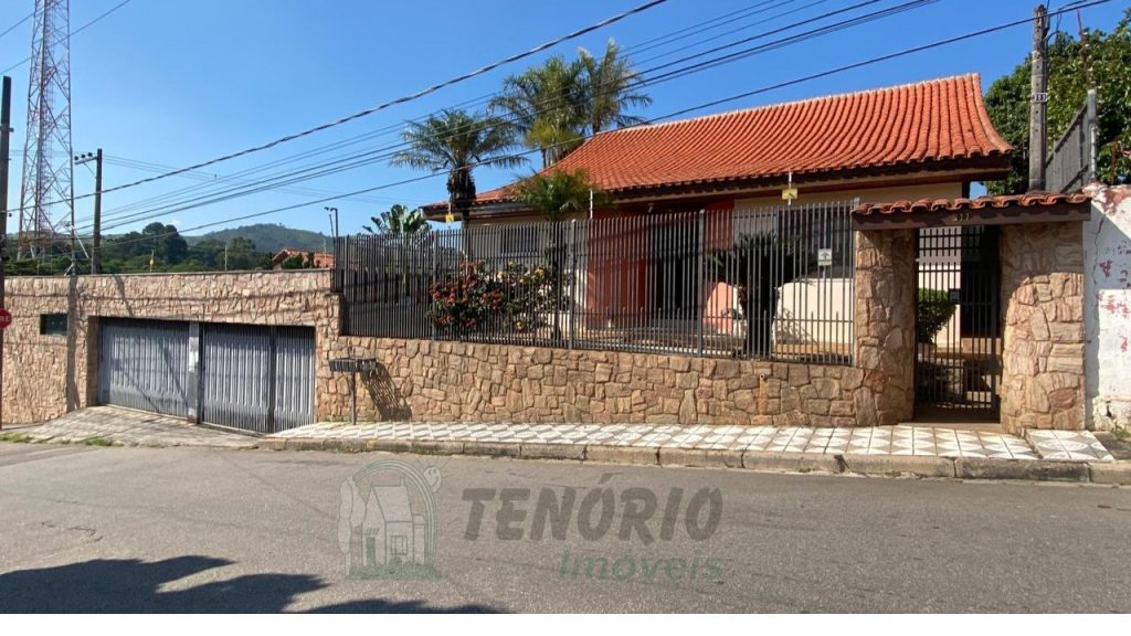 Casa c/ 1.000 m2 terreno – 04 Dormitórios, Área de lazer c/ piscina – Brigadeiro Tobias, cidade de Sorocaba /SP.