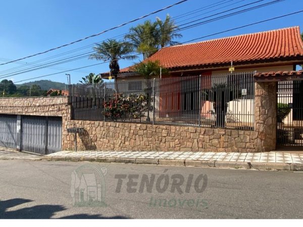 Casa c/ 1.000 m2 terreno – 04 Dormitórios, Área de lazer c/ piscina – Brigadeiro Tobias, cidade de Sorocaba /SP.