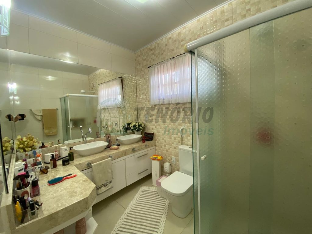 Casa c/ 1.000 m2 terreno – 04 Dormitórios, Área de lazer c/ piscina – Brigadeiro Tobias, cidade de Sorocaba /SP.