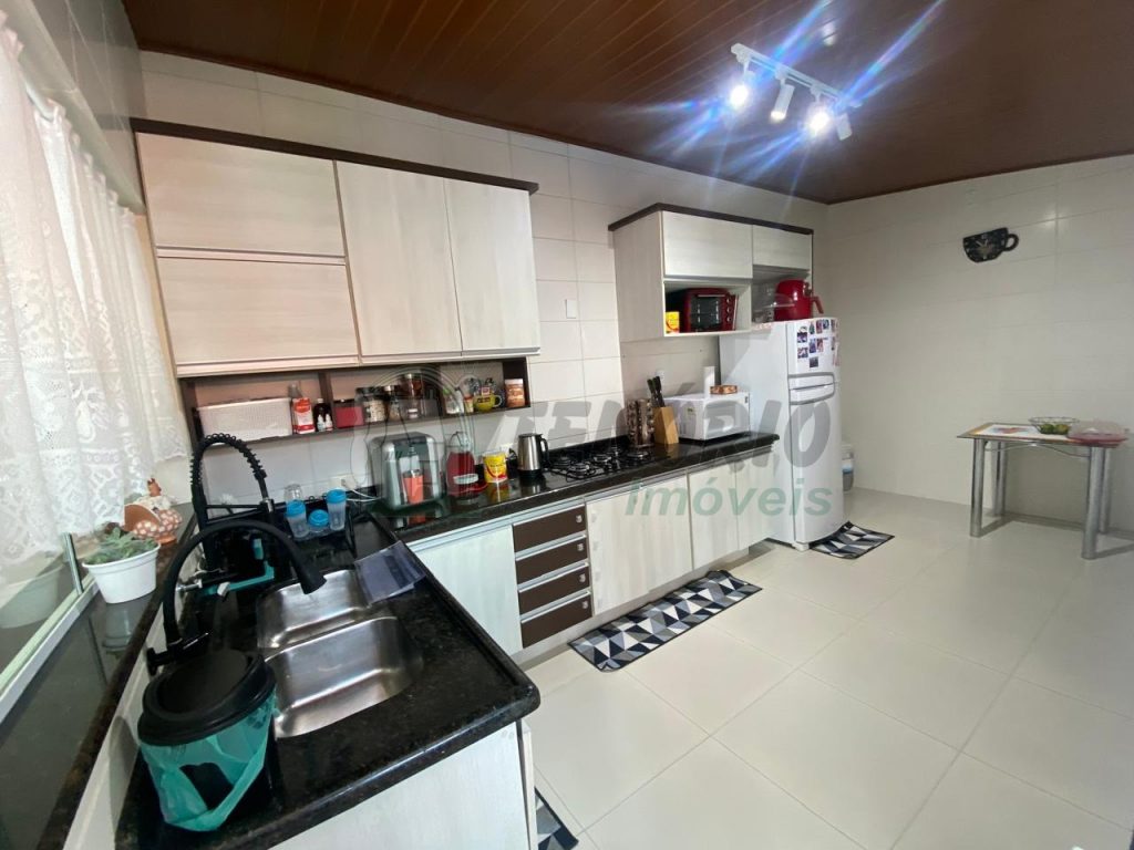 Casa c/ 1.000 m2 terreno – 04 Dormitórios, Área de lazer c/ piscina – Brigadeiro Tobias, cidade de Sorocaba /SP.