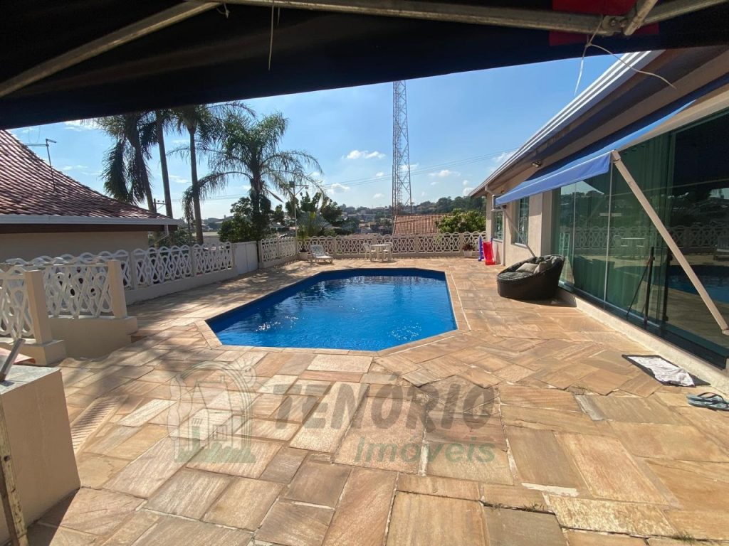 Casa c/ 1.000 m2 terreno – 04 Dormitórios, Área de lazer c/ piscina – Brigadeiro Tobias, cidade de Sorocaba /SP.