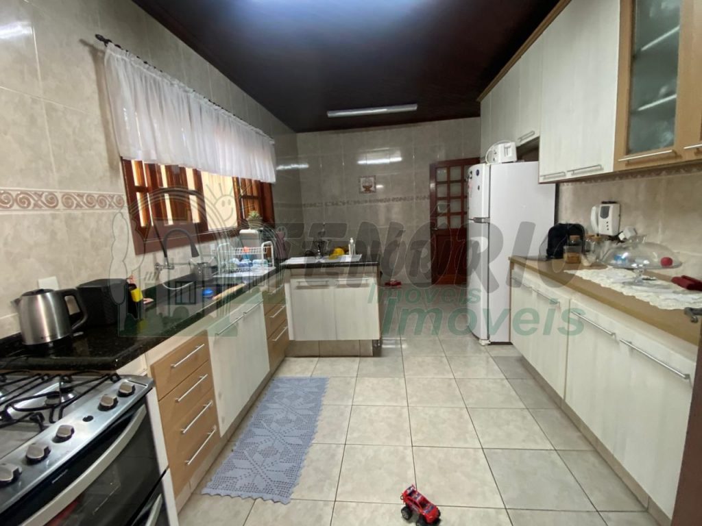 Casa c/ 1.000 m2 terreno – 04 Dormitórios, Área de lazer c/ piscina – Brigadeiro Tobias, cidade de Sorocaba /SP.