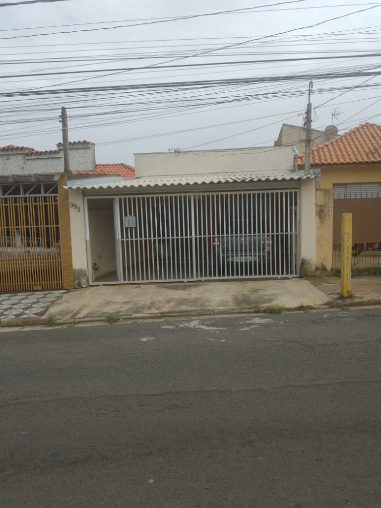 Casa 03 dormitórios – Além Ponte, próximo a Santa Casa, cidade de Sorocaba.