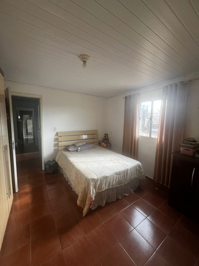 Casa 03 dormitórios – Além Ponte, próximo a Santa Casa, cidade de Sorocaba.