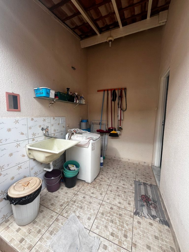 Casa 03 dormitórios – Além Ponte, próximo a Santa Casa, cidade de Sorocaba.