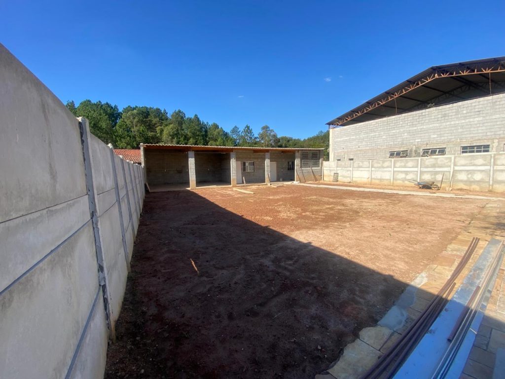 Terreno 1.000 m2 com edícula 02 cômodos + piscina, em Sorocaba – Bairro Genebra /Brigadeiro Tobias.