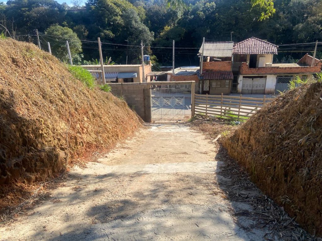 Terreno 1.000 m2 com edícula 02 cômodos + piscina, em Sorocaba – Bairro Genebra /Brigadeiro Tobias.