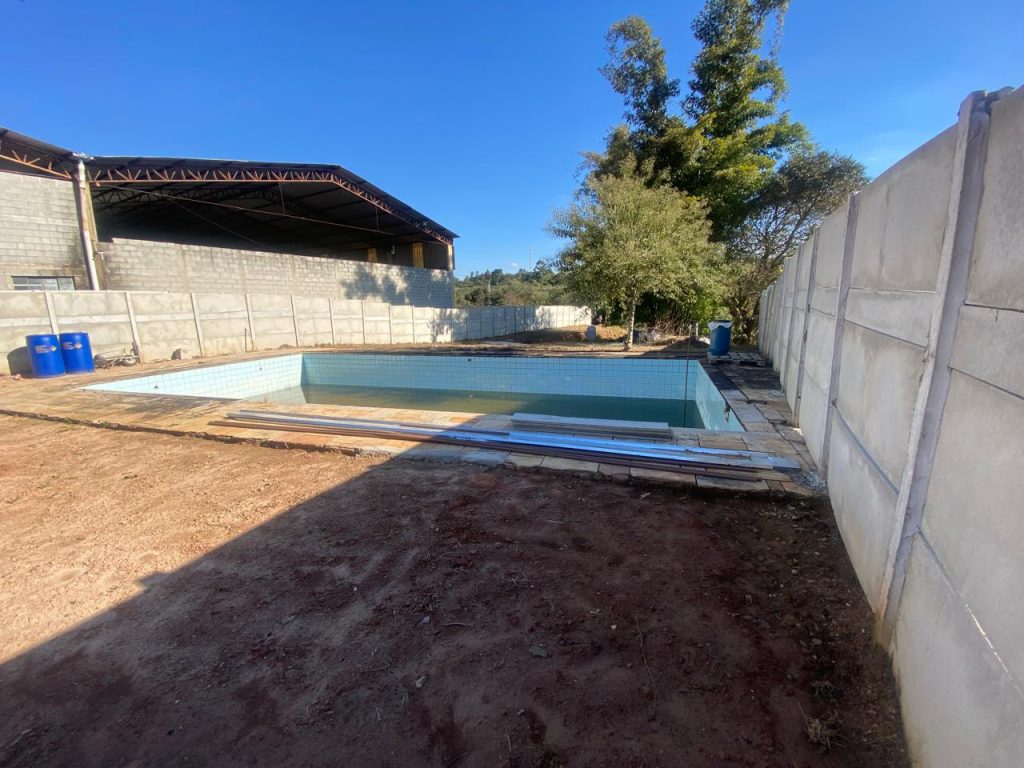 Terreno 1.000 m2 com edícula 02 cômodos + piscina, em Sorocaba – Bairro Genebra /Brigadeiro Tobias.
