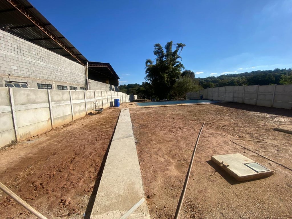 Terreno 1.000 m2 com edícula 02 cômodos + piscina, em Sorocaba – Bairro Genebra /Brigadeiro Tobias.