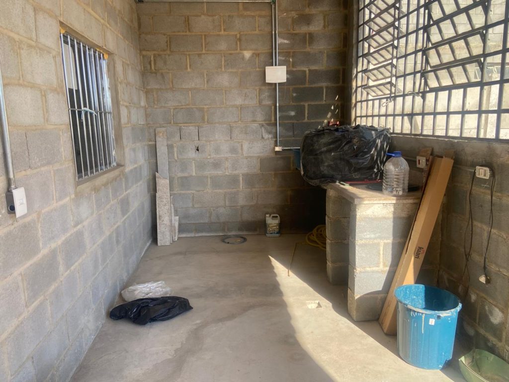 Terreno 1.000 m2 com edícula 02 cômodos + piscina, em Sorocaba – Bairro Genebra /Brigadeiro Tobias.
